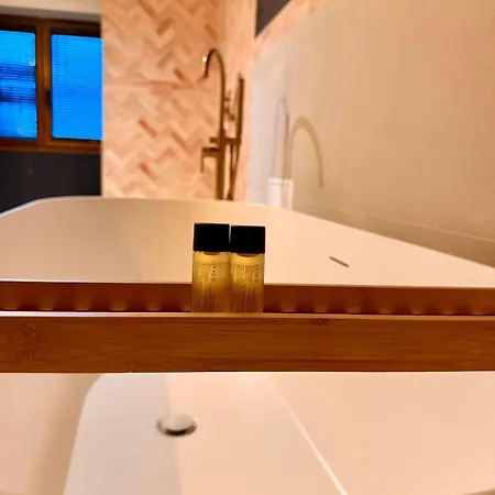 La Pierre Dorée - Popular, Elegant, Fully Equipped Appartamento *